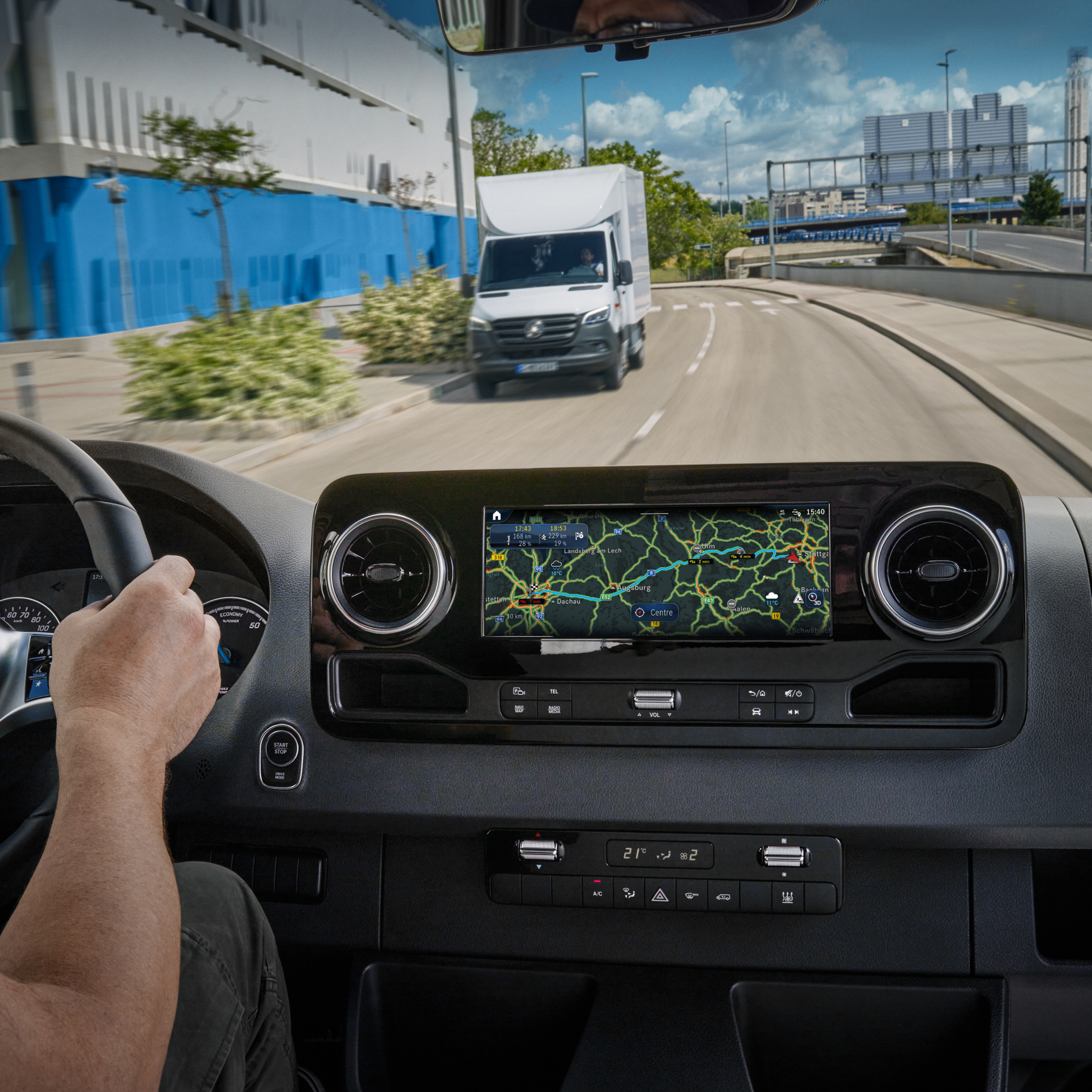 Live Traffic Information | Extraopțiuni digitale | Mercedes-Benz Extraopțiunile digitale Live Traffic Information de la Mercedes-Benz în sistemul multimedia MBUX.