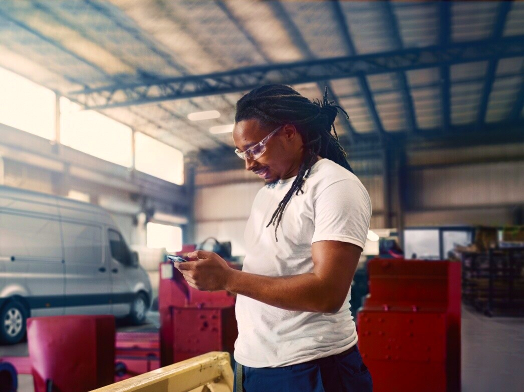 Mercedes-Benz Store | Mercedes-Benz Vans În Mercedes-Benz Store afli mai multe despre extraopțiunile digitale: descoperă-ți posibilitățile cu Mercedes-Benz.