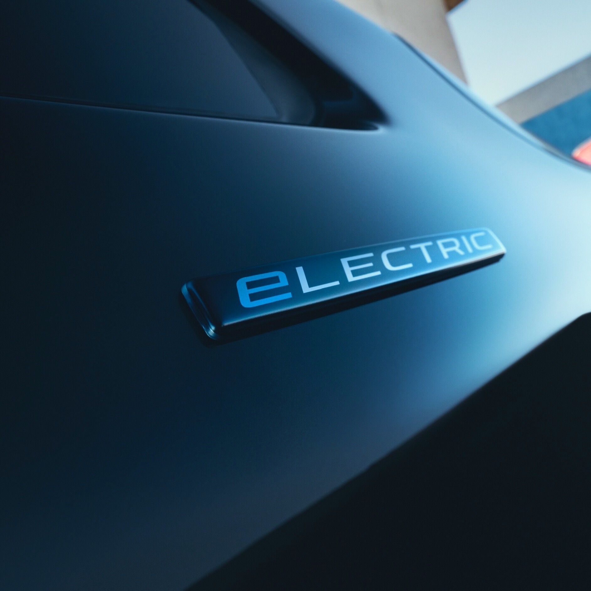 Soluție comercială de încărcare | Mercedes-Benz Transporter Încarcă-ți modelul Mercedes-Benz Transporter beneficiind de transparență completă privind taxele și de facturare digitală centralizată.