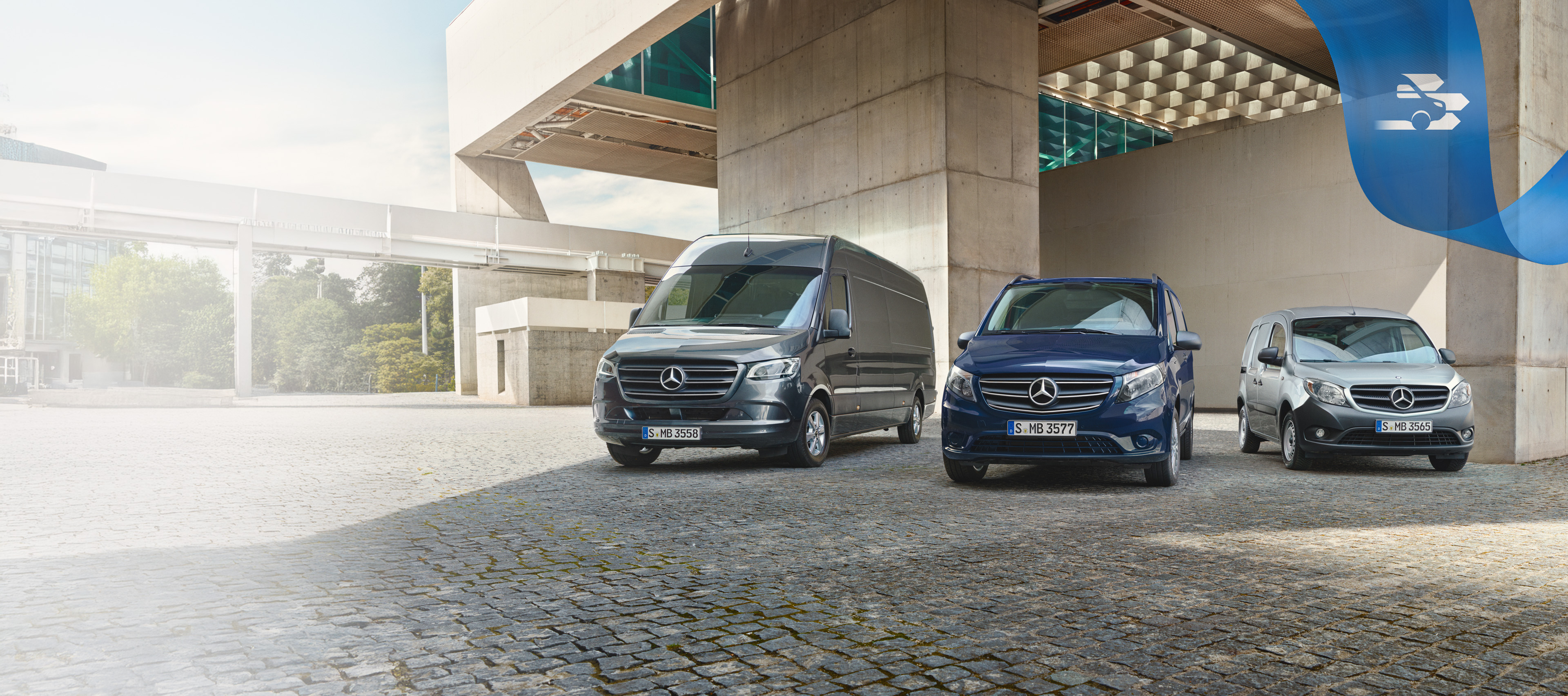 Mercedes-Benz | Garanția calității furgonetelor Trei furgonete Mercedes-Benz, simbolul garanției pentru autovehicule noi și garanția producătorului fără griji.