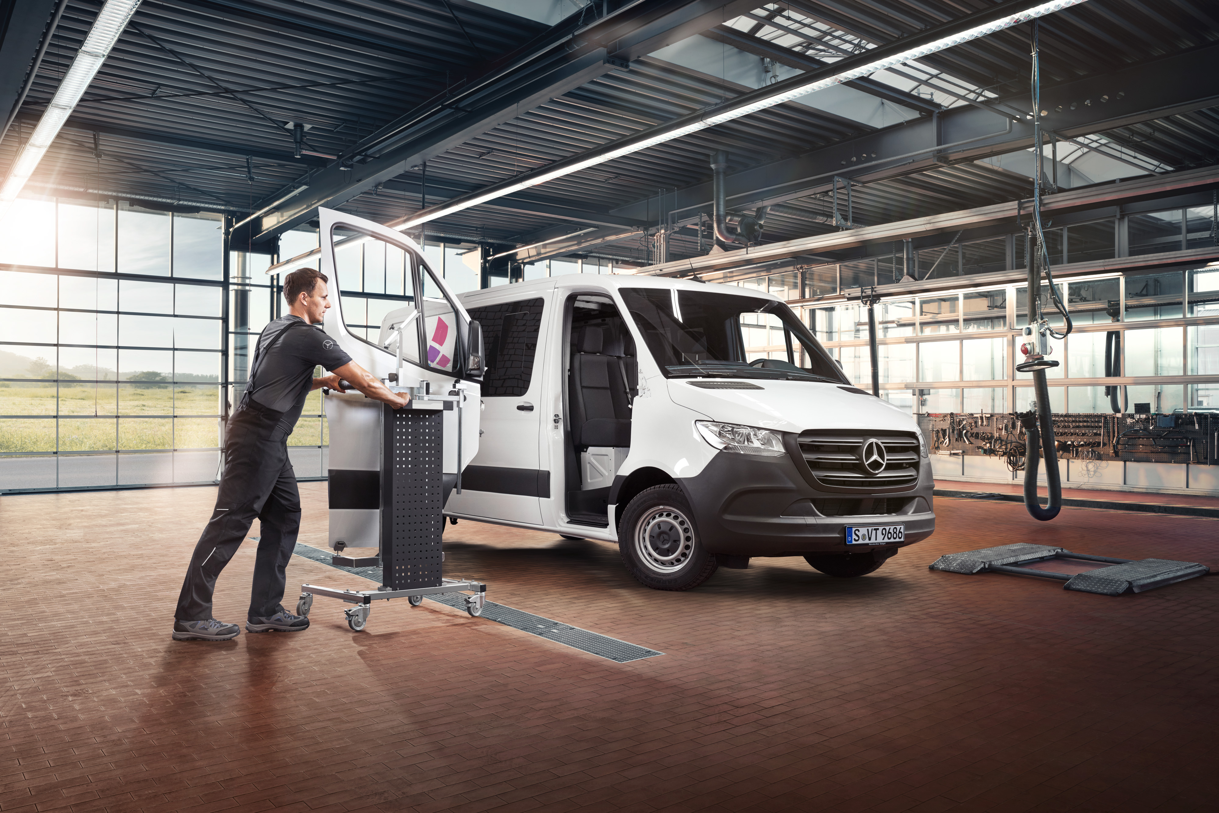 Mercedes-Benz | Prezentare generală a serviciilor | Reparaţii Servicii Mercedes-Benz.