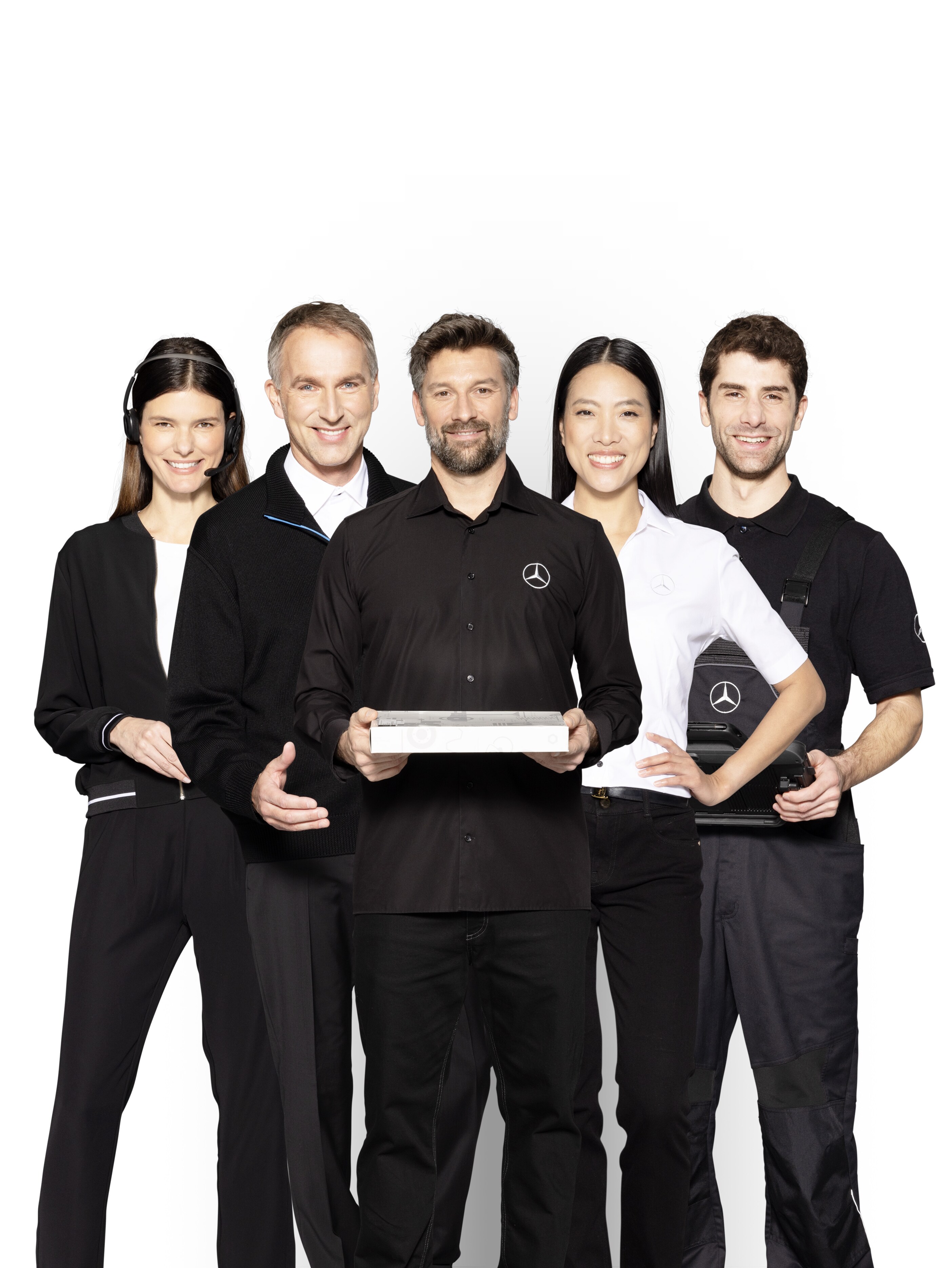 Testimoniale care arată valoarea serviciilor pentru autovehicule comerciale Mercedes-Benz.