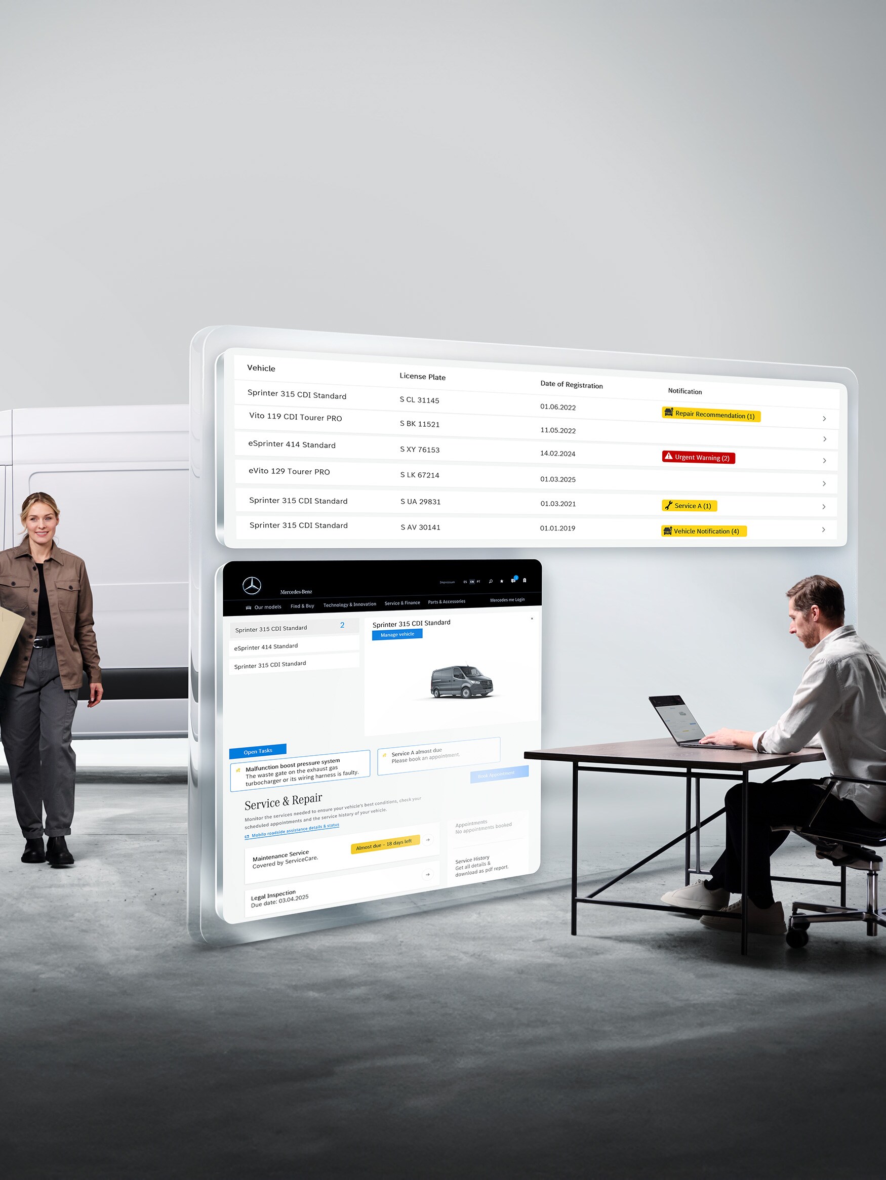 Un bărbat monitorizează o flotă de autovehicule comerciale pe un laptop, Mercedes-Benz Van Uptime Monitor pentru disponibilitate maximă.