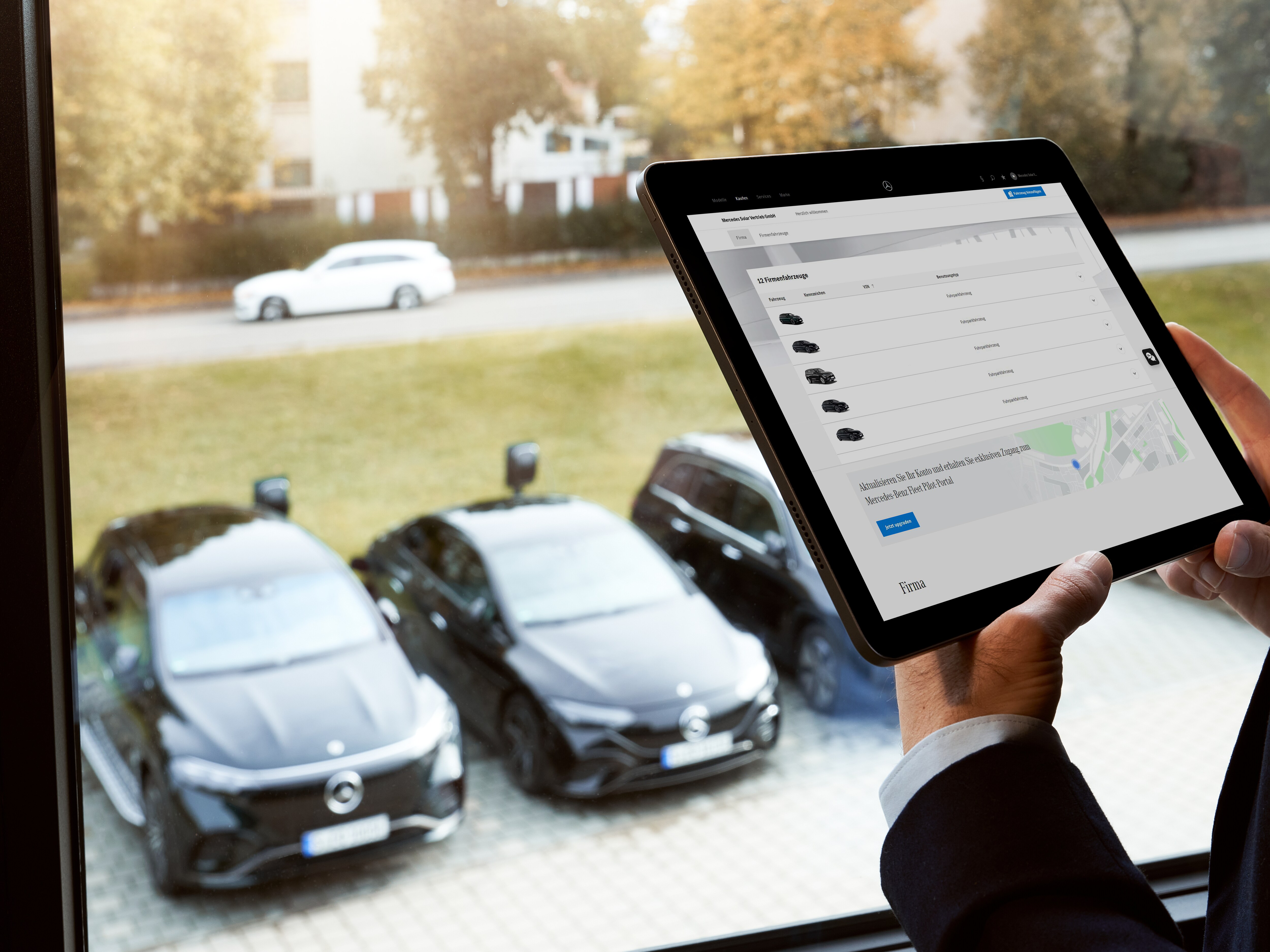 Cuplu împreuna cu dealer