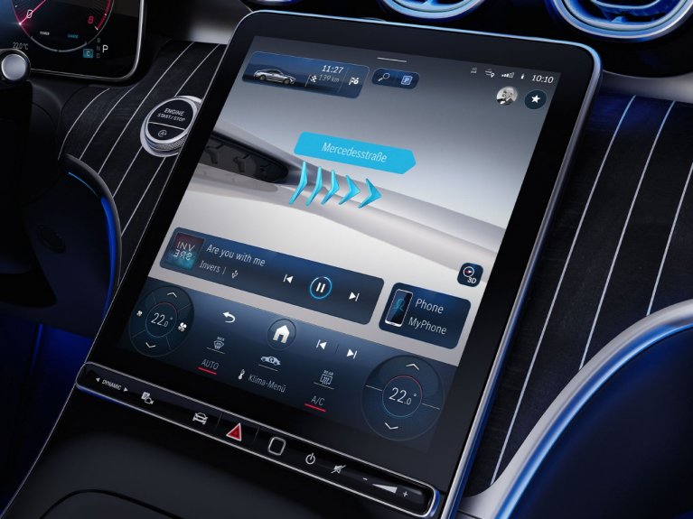 Realitate augmentată MBUX pentru navigație în noul autovehicul de lux CLE Coupé de la Mercedes-Benz.