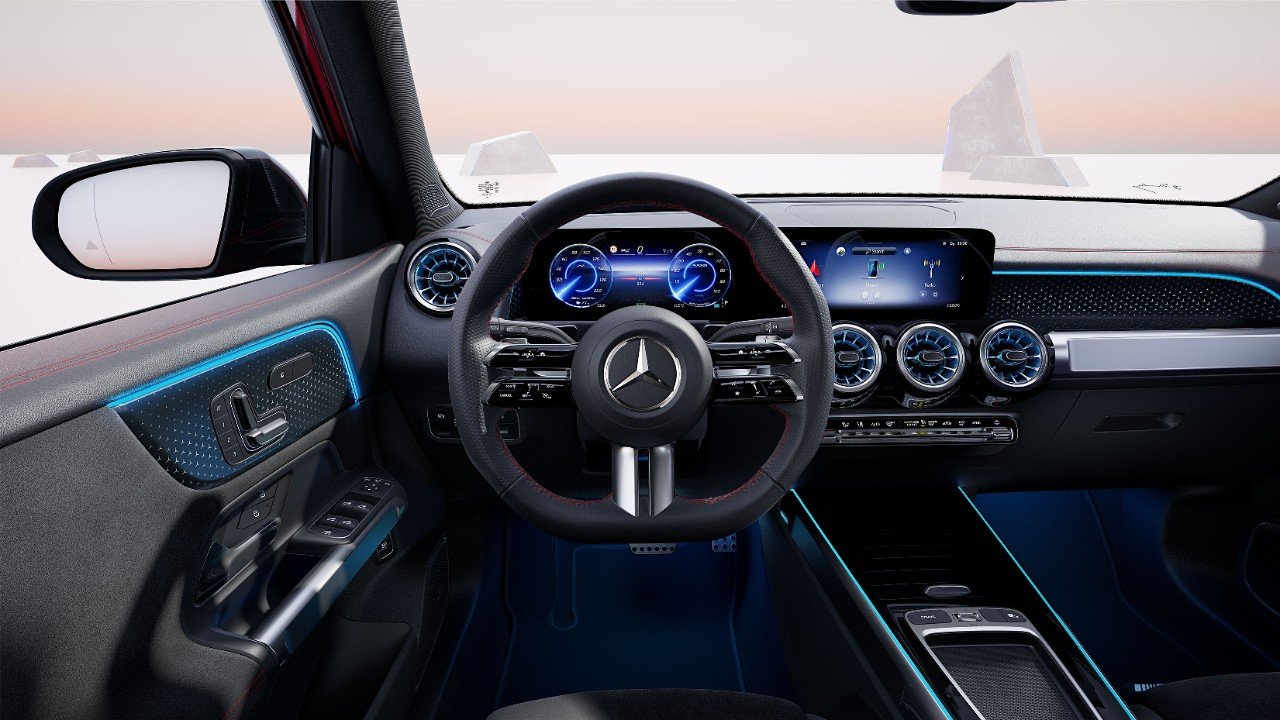 Interiorul modelului EQB de la Mercedes-Benz.